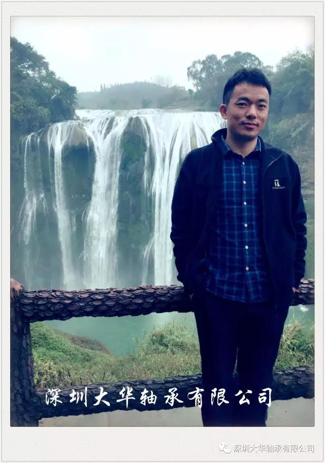 來一張浦經(jīng)理的特寫，有沒有長得很像李彥宏？